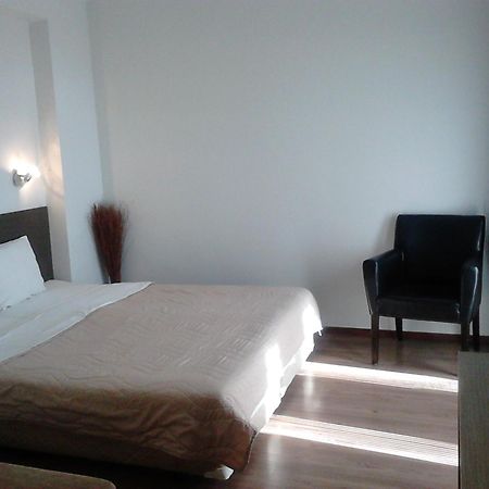 Prenociste Konstantin 2008 Otel Ni Oda fotoğraf