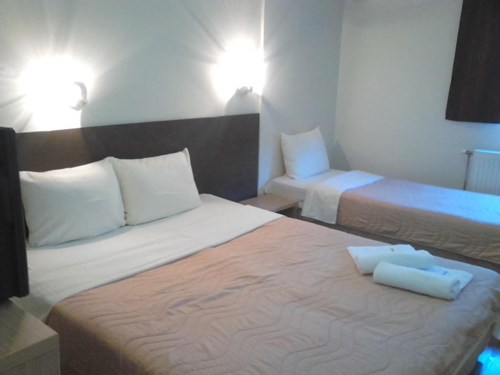 Prenociste Konstantin 2008 Otel Ni Oda fotoğraf