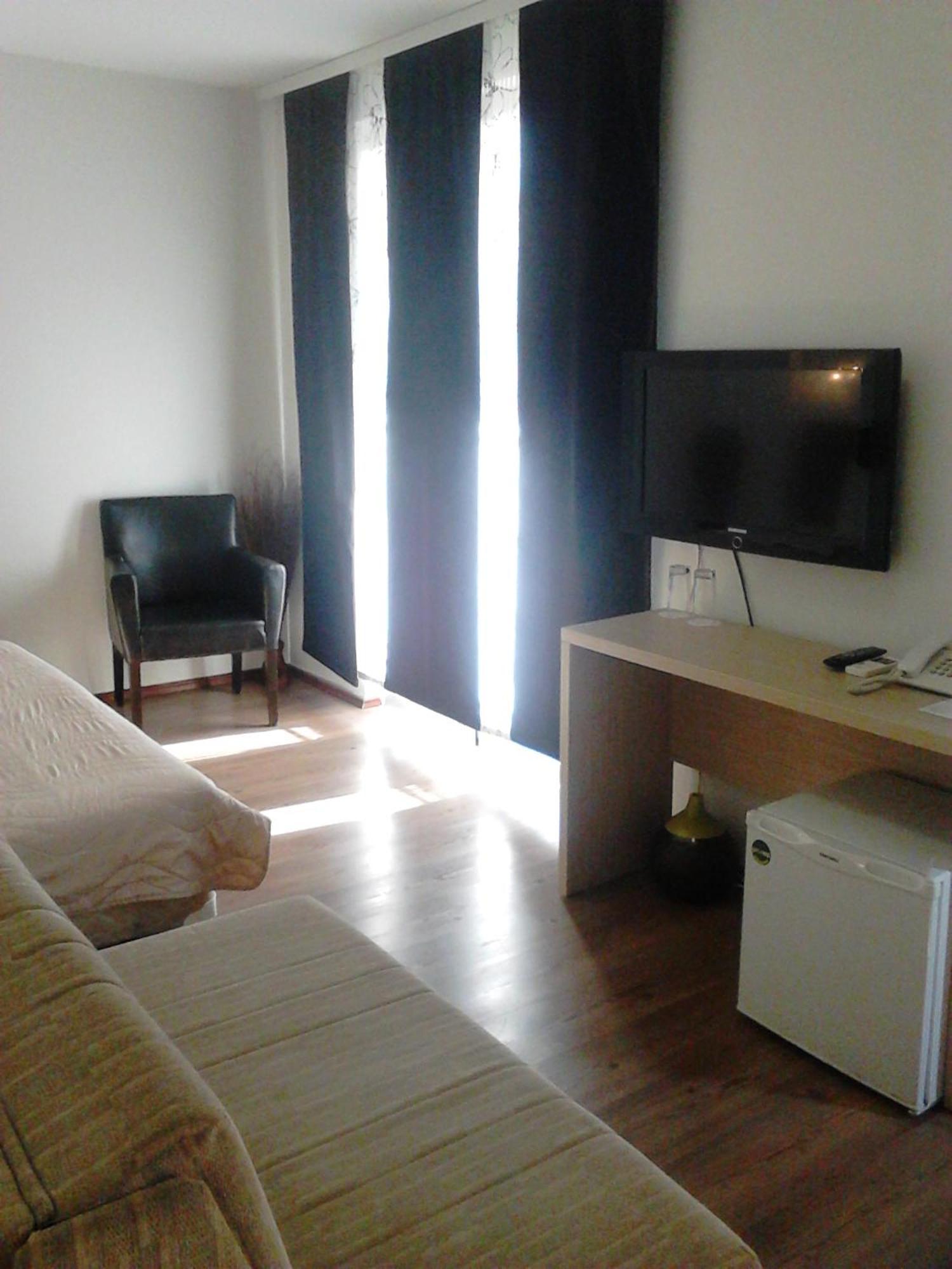 Prenociste Konstantin 2008 Otel Ni Oda fotoğraf