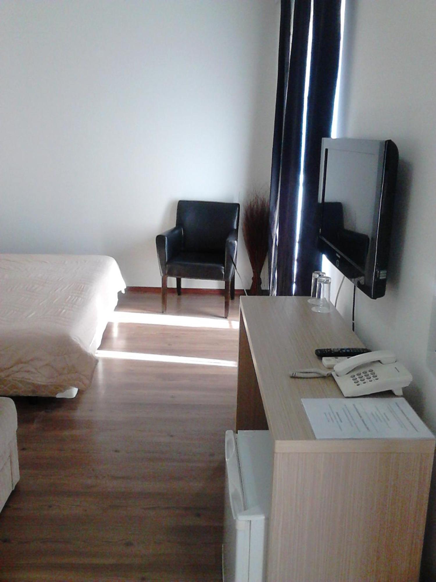 Prenociste Konstantin 2008 Otel Ni Oda fotoğraf