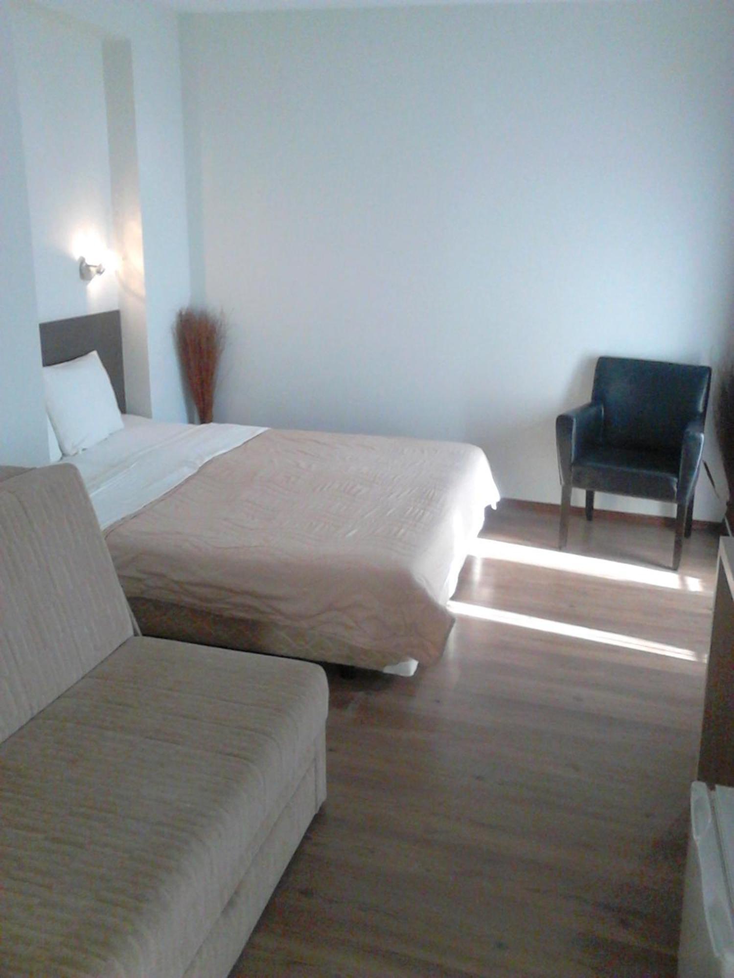 Prenociste Konstantin 2008 Otel Ni Oda fotoğraf