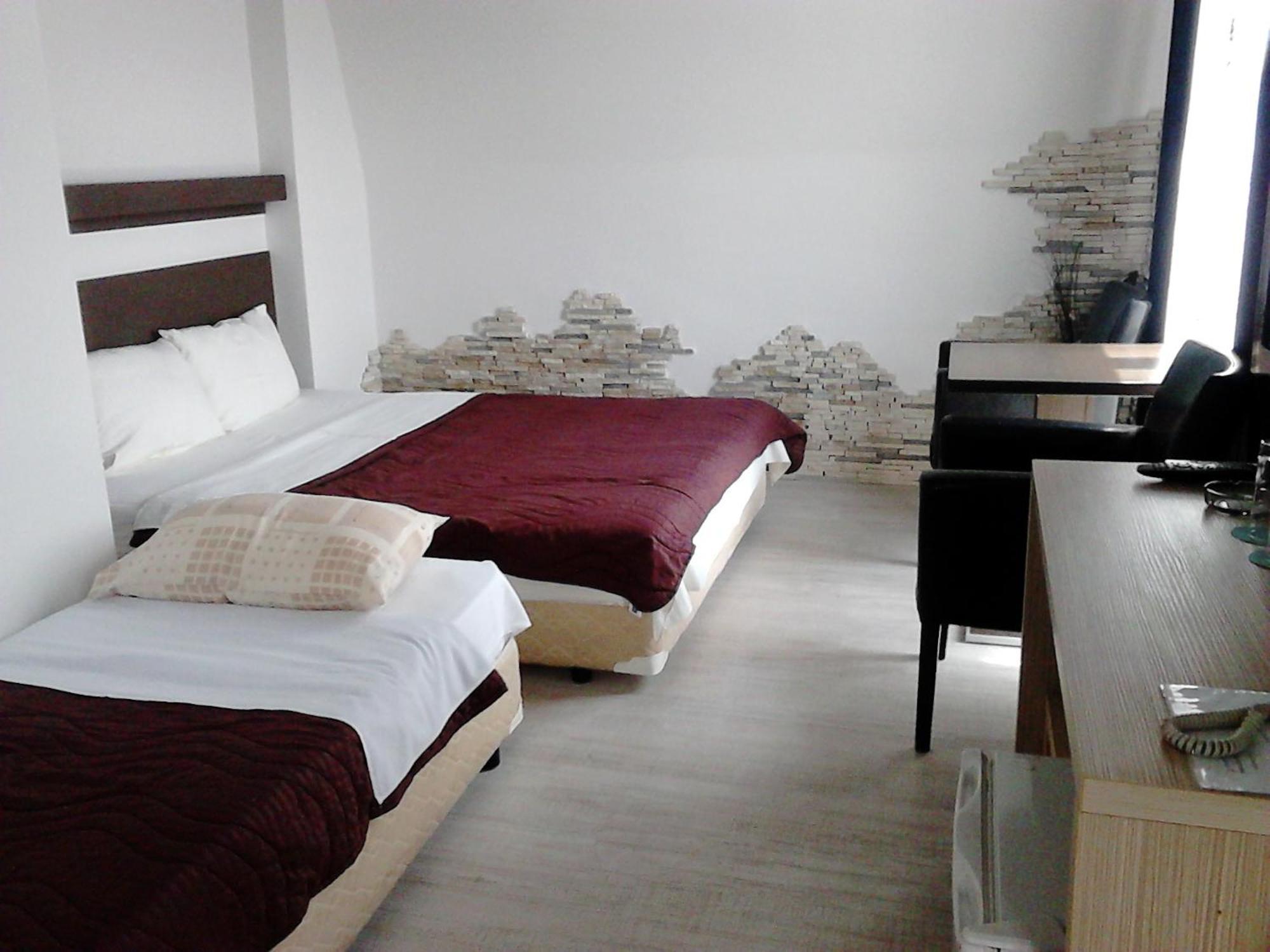 Prenociste Konstantin 2008 Otel Ni Oda fotoğraf