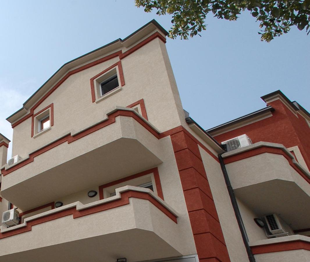 Prenociste Konstantin 2008 Otel Ni Dış mekan fotoğraf