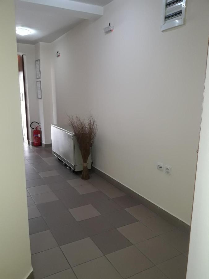 Prenociste Konstantin 2008 Otel Ni Dış mekan fotoğraf