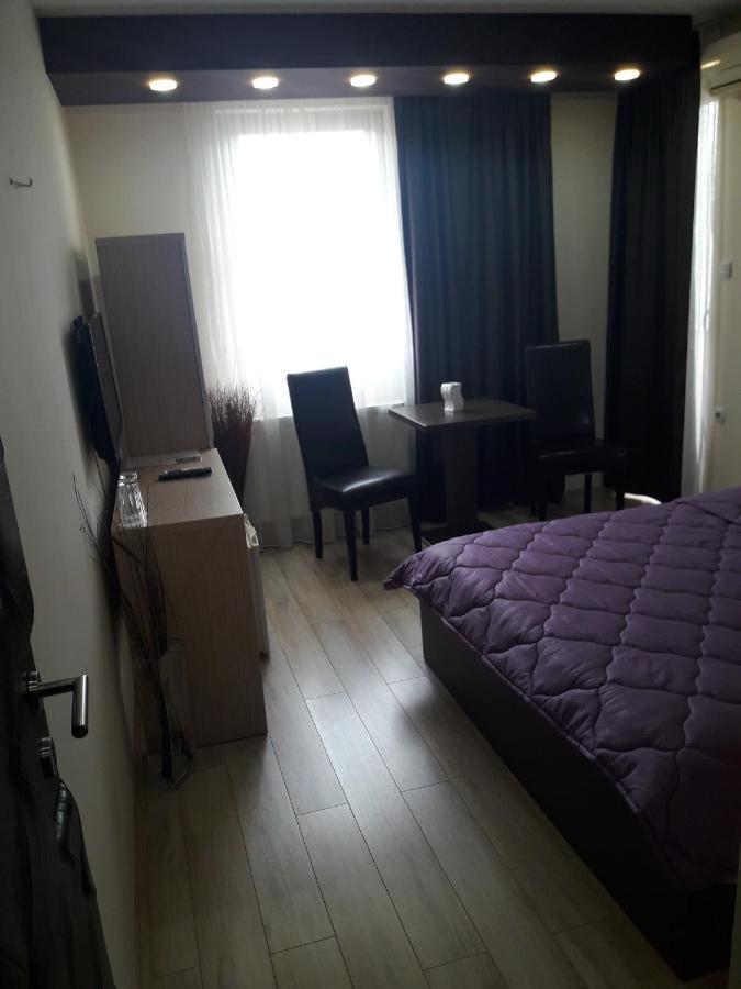 Prenociste Konstantin 2008 Otel Ni Dış mekan fotoğraf