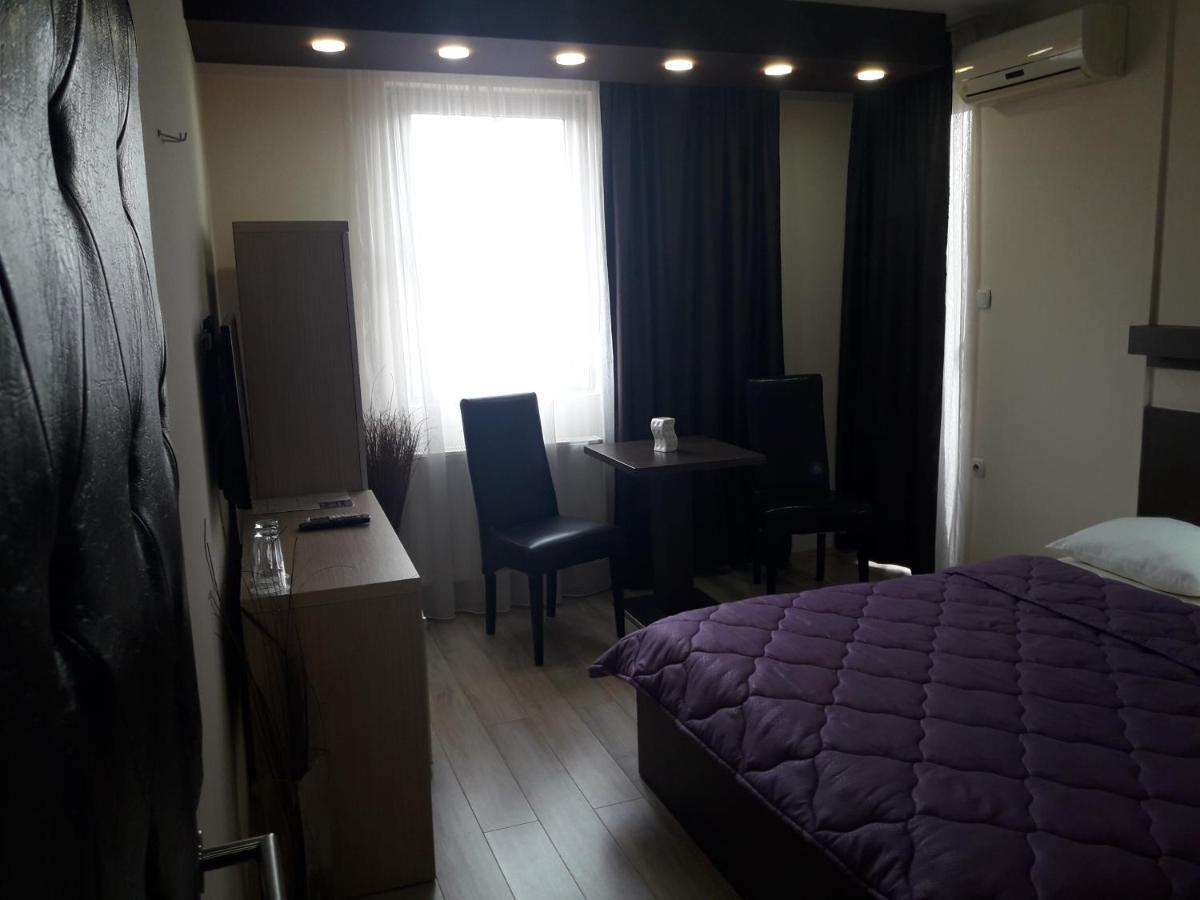Prenociste Konstantin 2008 Otel Ni Dış mekan fotoğraf