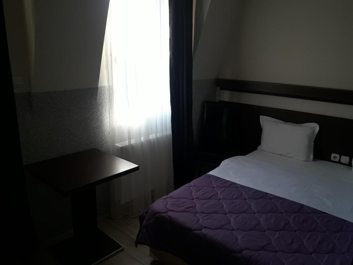 Prenociste Konstantin 2008 Otel Ni Dış mekan fotoğraf