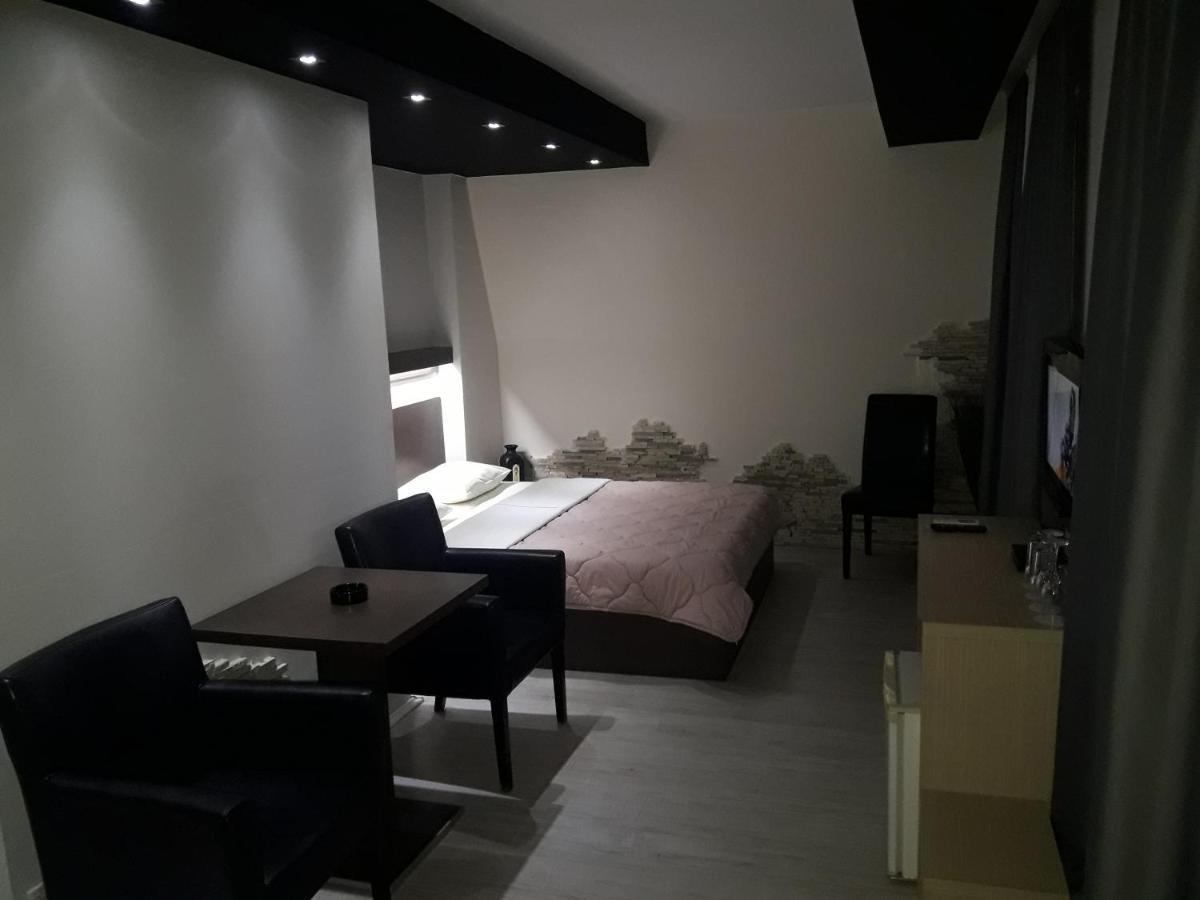 Prenociste Konstantin 2008 Otel Ni Dış mekan fotoğraf
